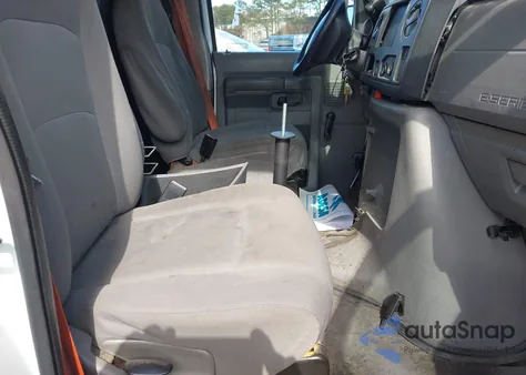 2010 Ford E-150 Commercial/Recreational из США, поврежденный, VIN 1FTNE1EW0ADA91369